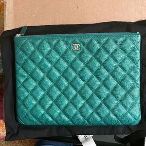 Iridescent green medium chanel ocase